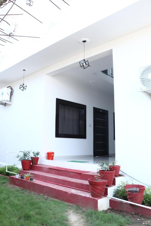 Madpackers Khajuraho Hostel Luaran gambar