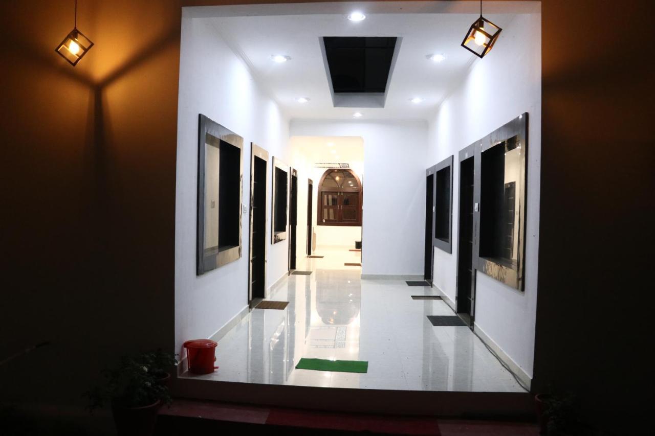 Madpackers Khajuraho Hostel Luaran gambar