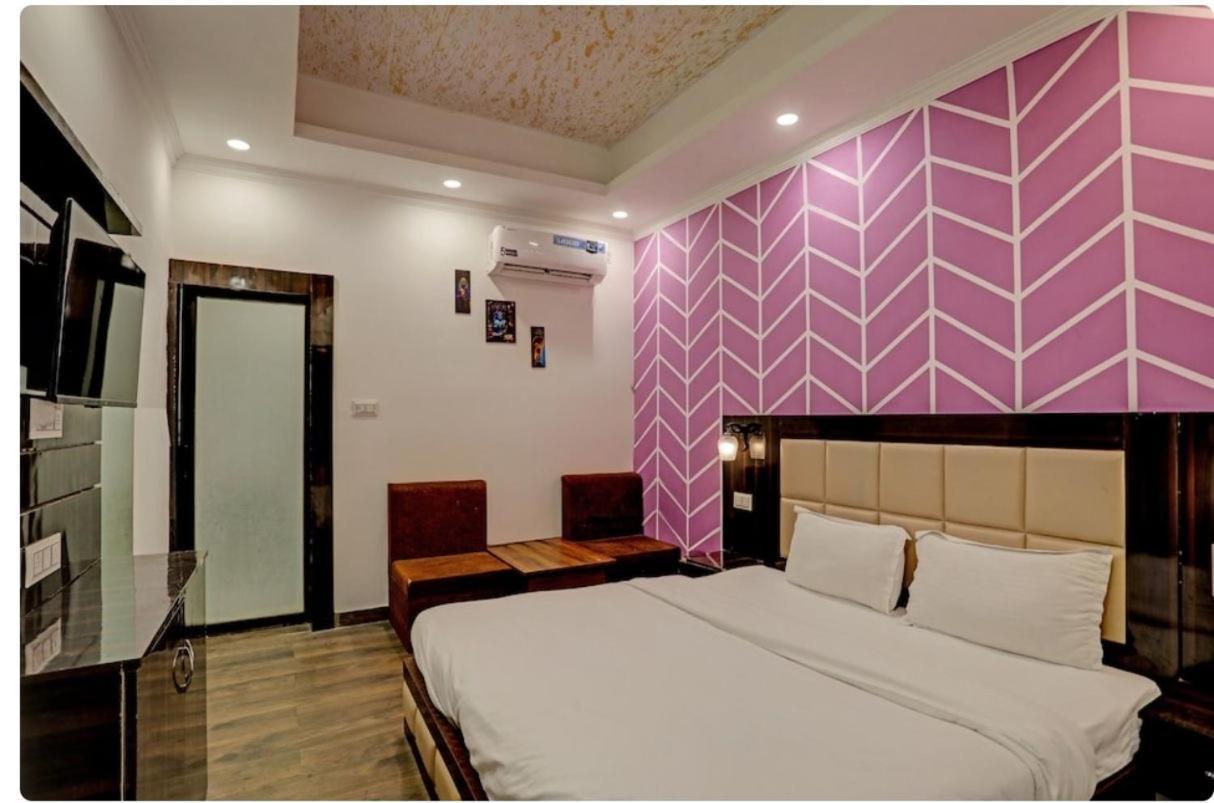 Madpackers Khajuraho Hostel Luaran gambar